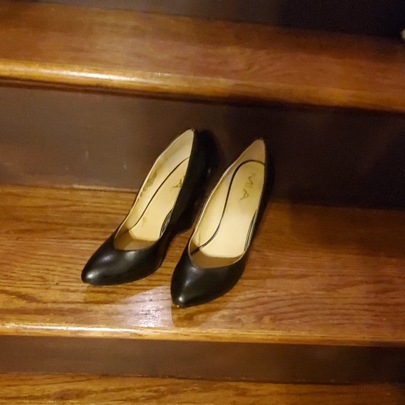 Shoes - Picture 3 of 3